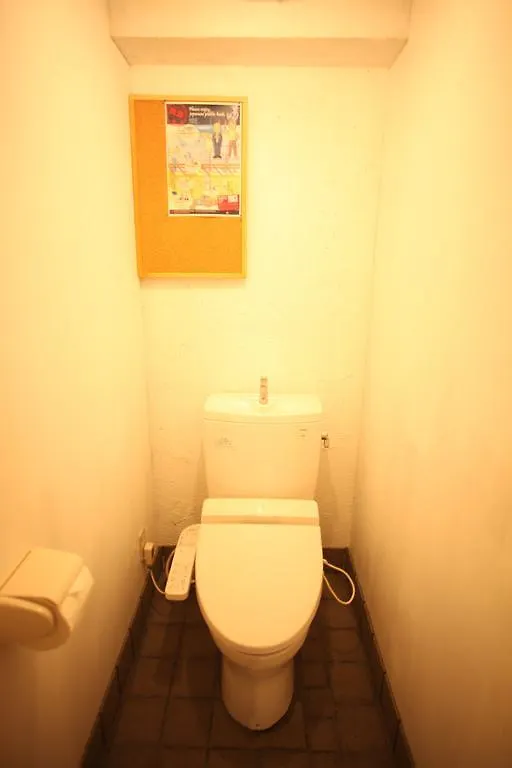 Base Inn Komagome Токио Япония