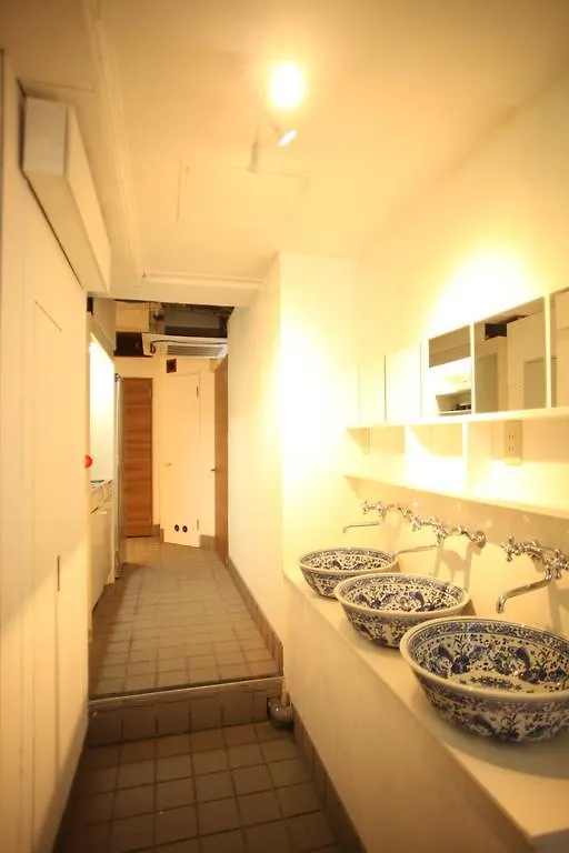 Base Inn Komagome Токио 0*,